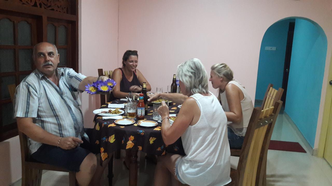 Apple Sara Home Stay Kandy Luaran gambar