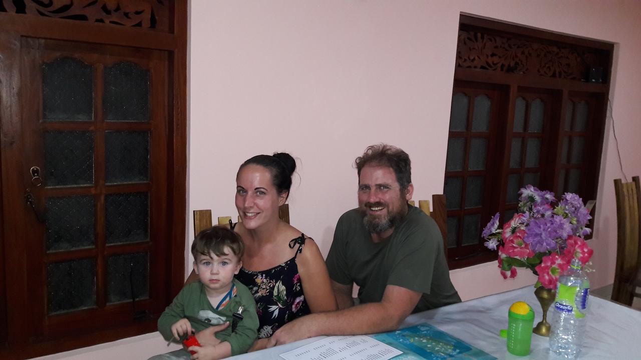 Apple Sara Home Stay Kandy Luaran gambar