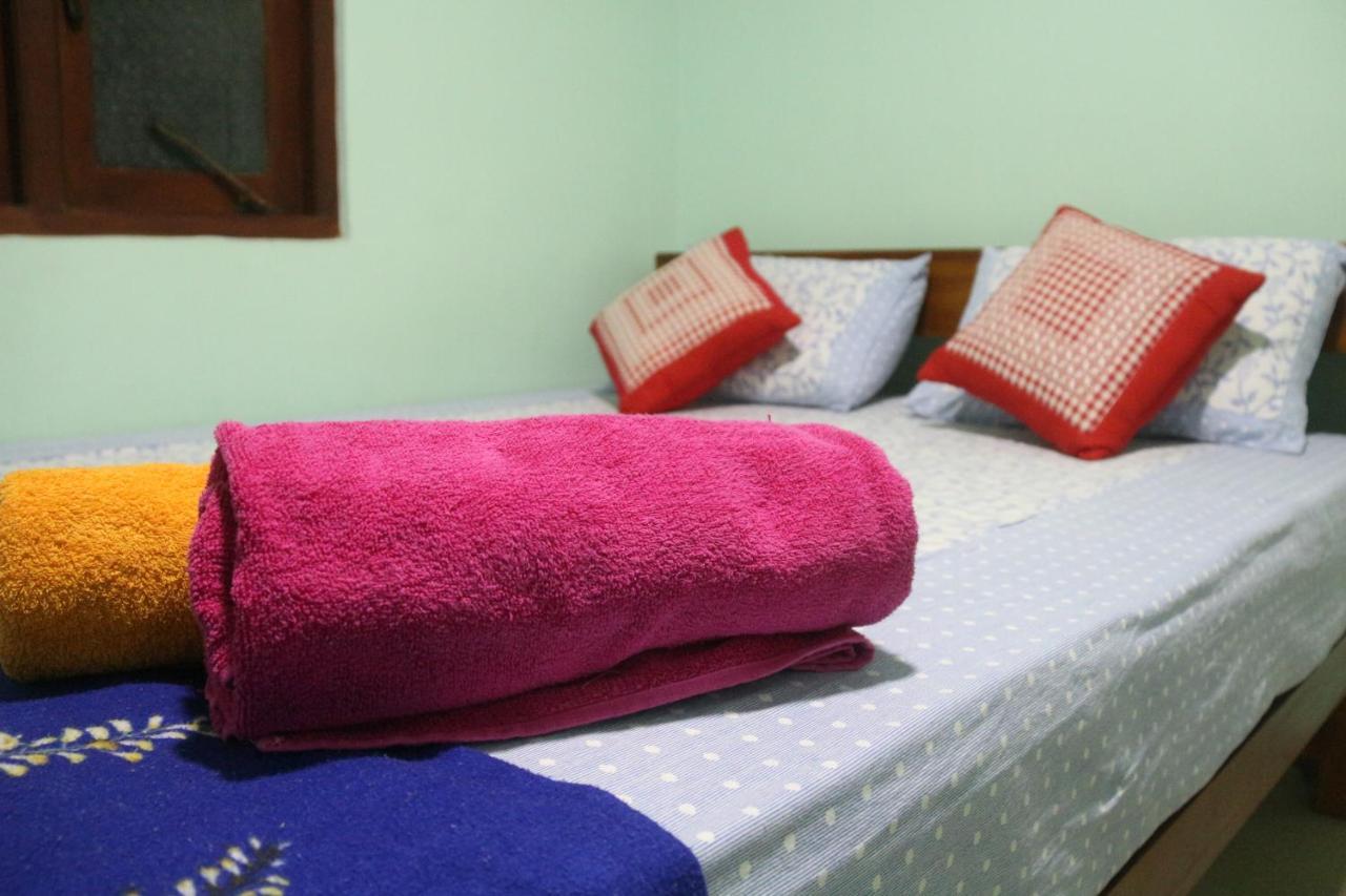 Apple Sara Home Stay Kandy Luaran gambar