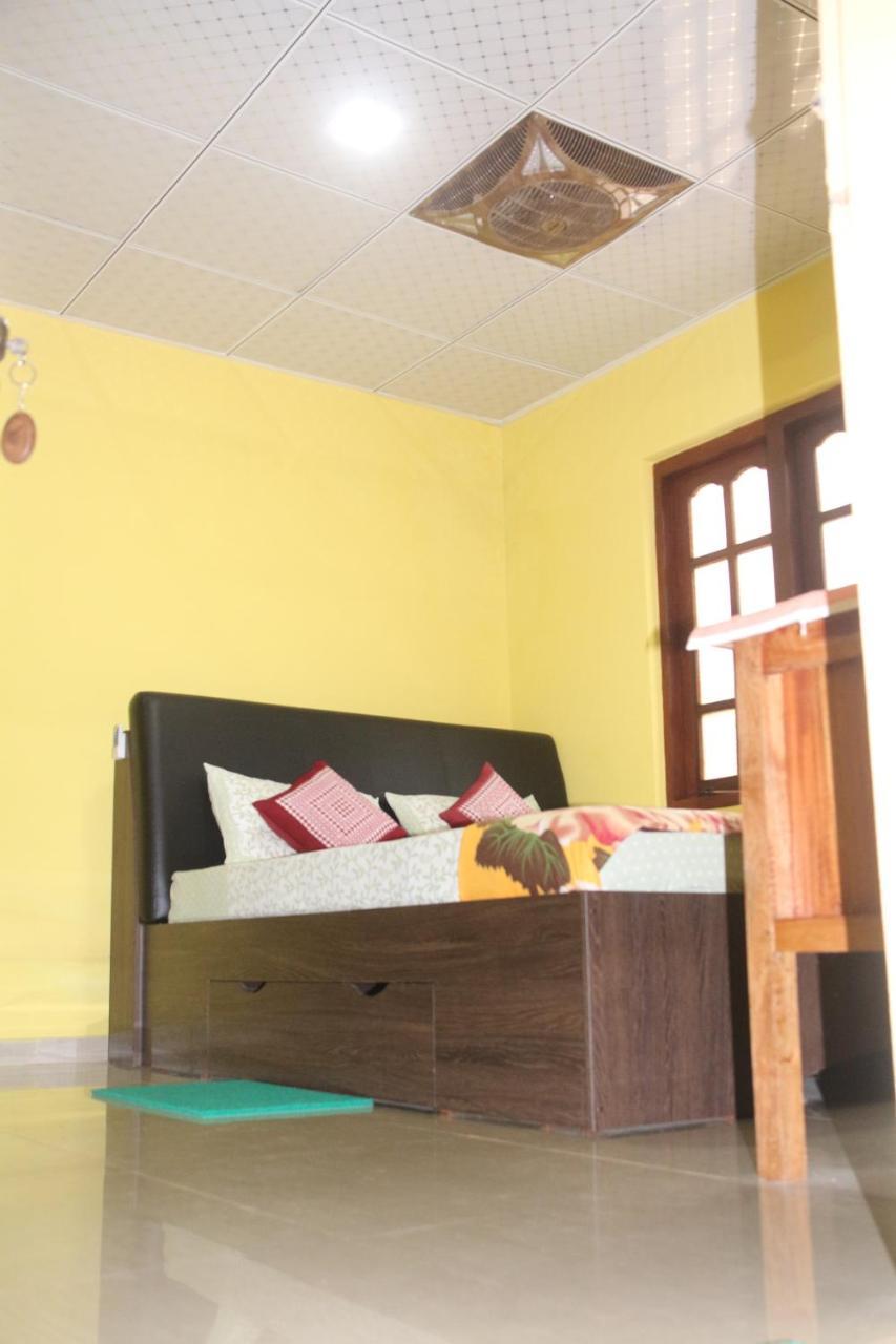 Apple Sara Home Stay Kandy Luaran gambar