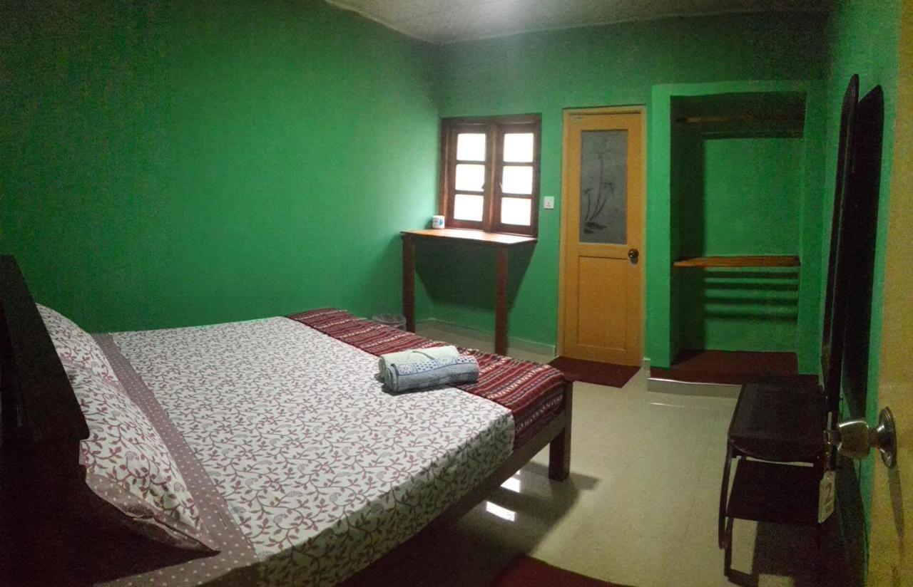 Apple Sara Home Stay Kandy Luaran gambar